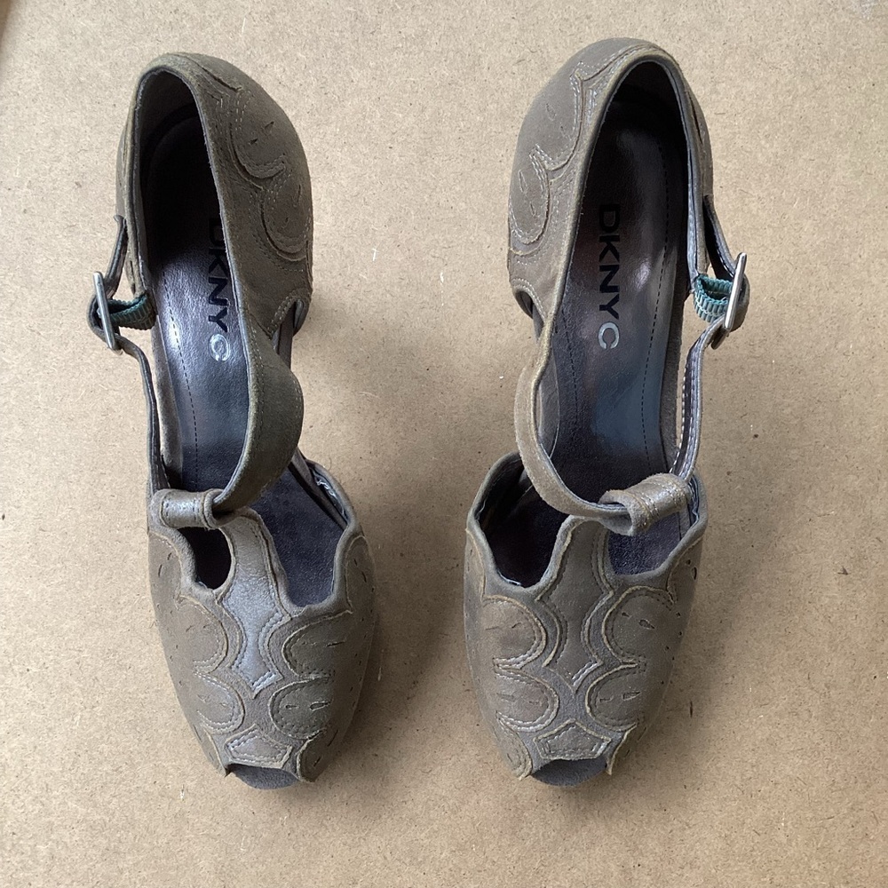 DKNYC formal brown academia heels with peep toes, size 7